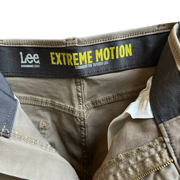 Lee men’s Extreme Motion straight tapered tan jean. 36x36. New in package. - Picture 6 of 7